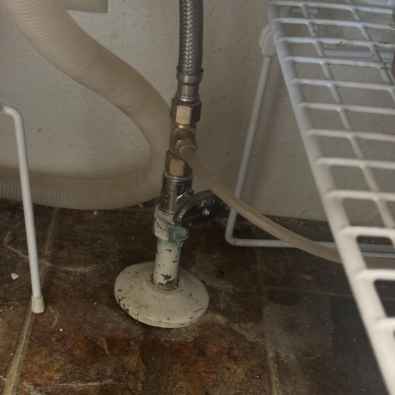 Refrigerator water supply line and valve connection