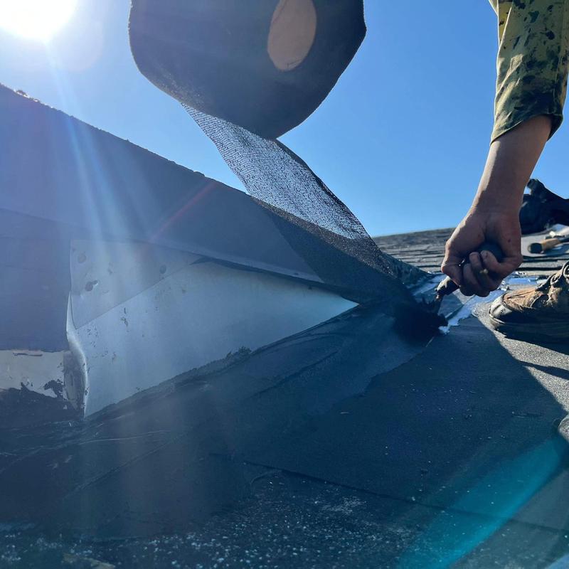 Roof flashing installation with roofing mesh on shingle roof