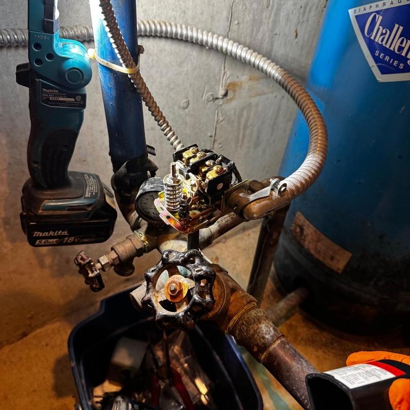 Well pressure switch and gauge assembly replacement