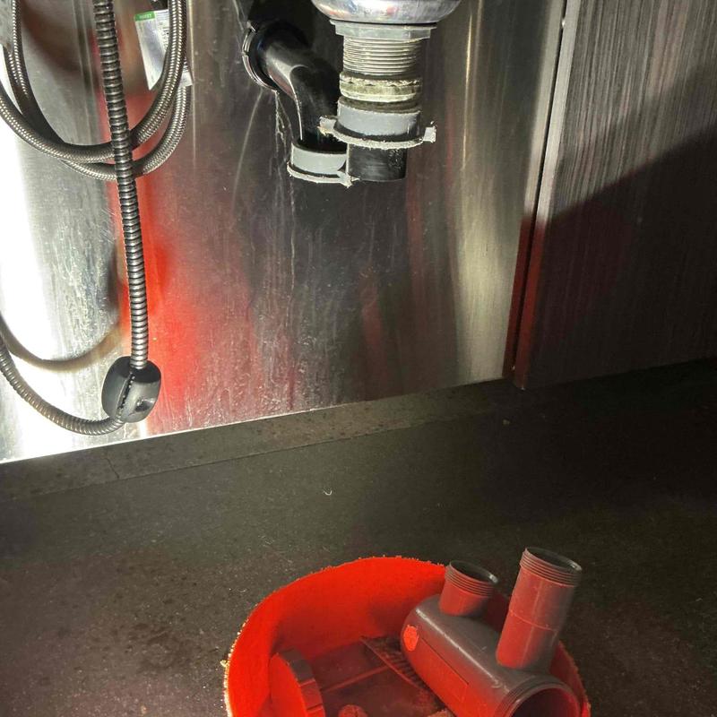 Salon spa sink p-trap removal and cleaning