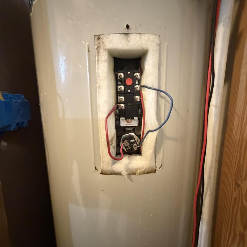 Electric water heater wiring and burnt insulation