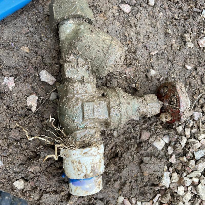 Brass ball valve shut off with PVC pipe connection
