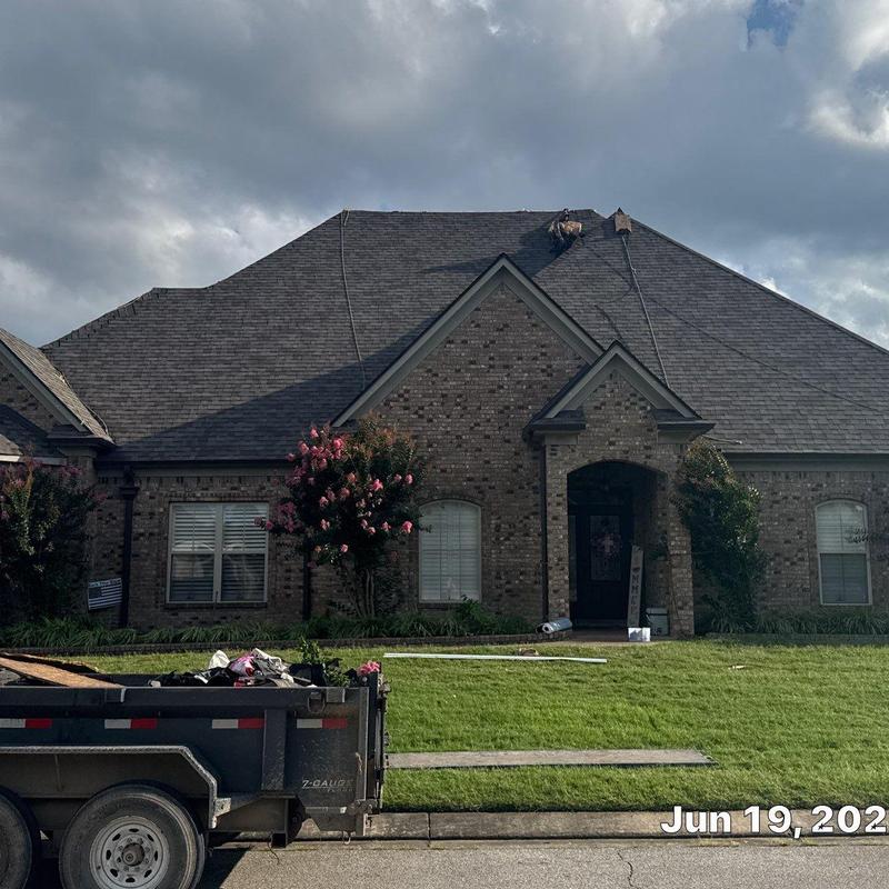 Owens Corning Oakridge asphalt roof installation
