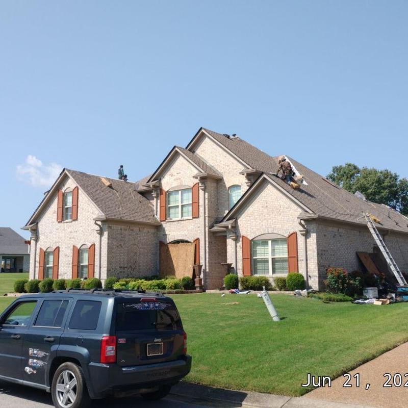 Owens Corning Oakridge asphalt roof installation