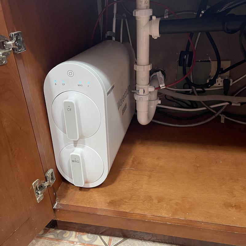 Reverse osmosis water filtration system under sink Reverse osmosis water filtration system under sink