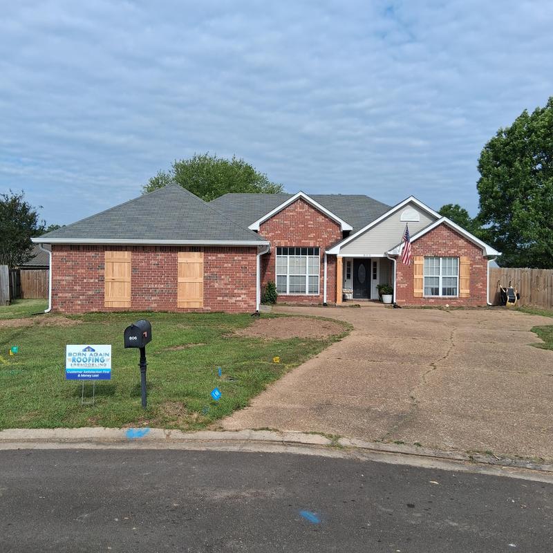 Asphalt shingle roof on brick house in Flowood Mississippi