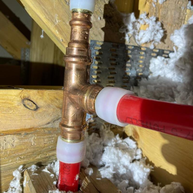 Pex B compression fittings on copper T-connector