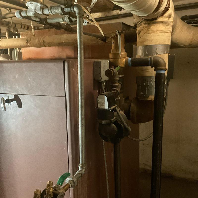 Honeywell burner control on boiler piping system