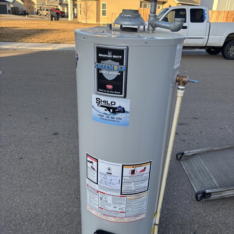 Bradford White gas water heater with safety system