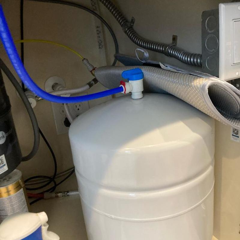 Green 5-stage RO tank with blue valve connection