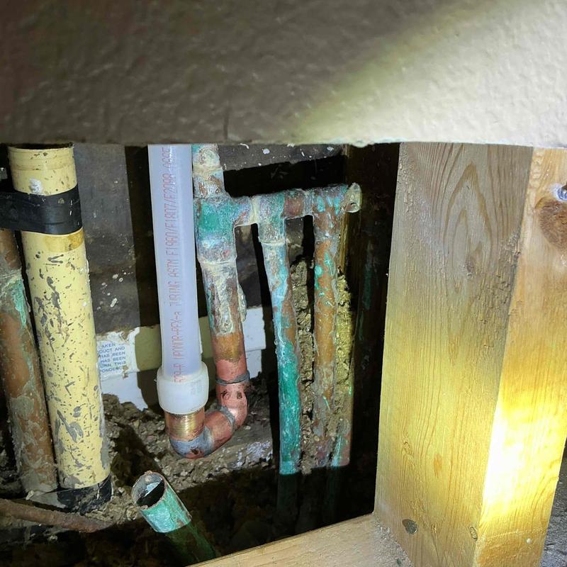 PEX 3/4-inch pipe between manifold A and B installation