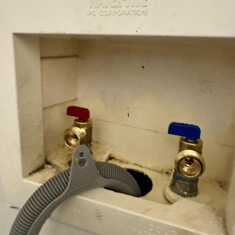 Laundry bib valves with male threaded connection replacements