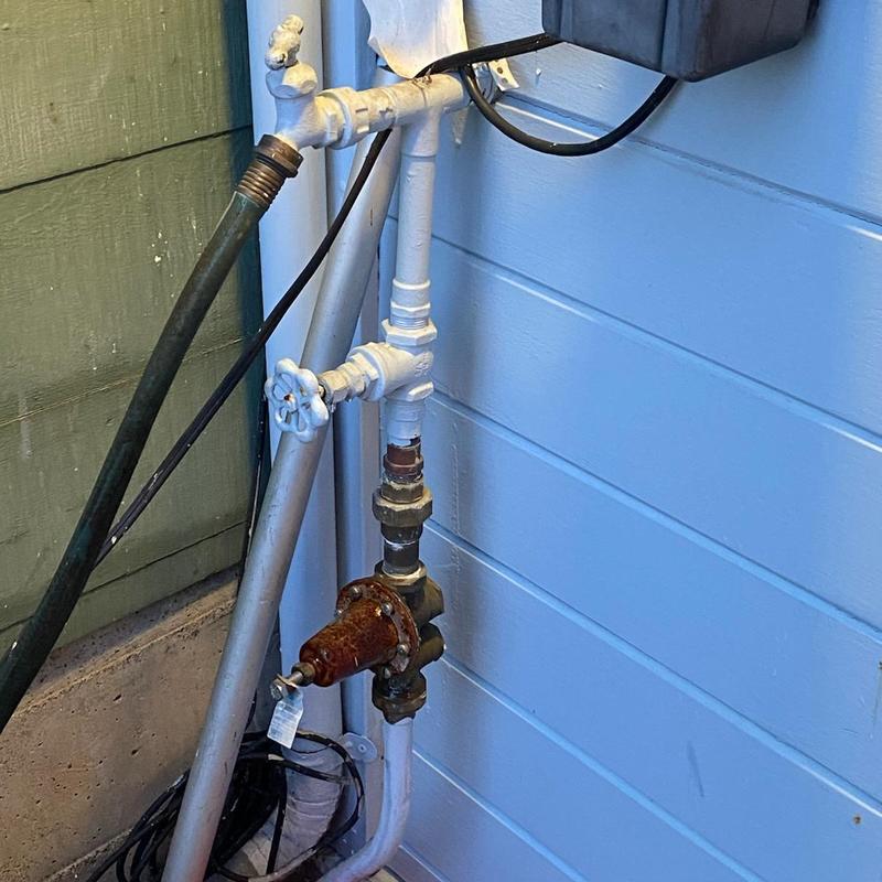 Pressure reducing valve with shut-off ball valve installation