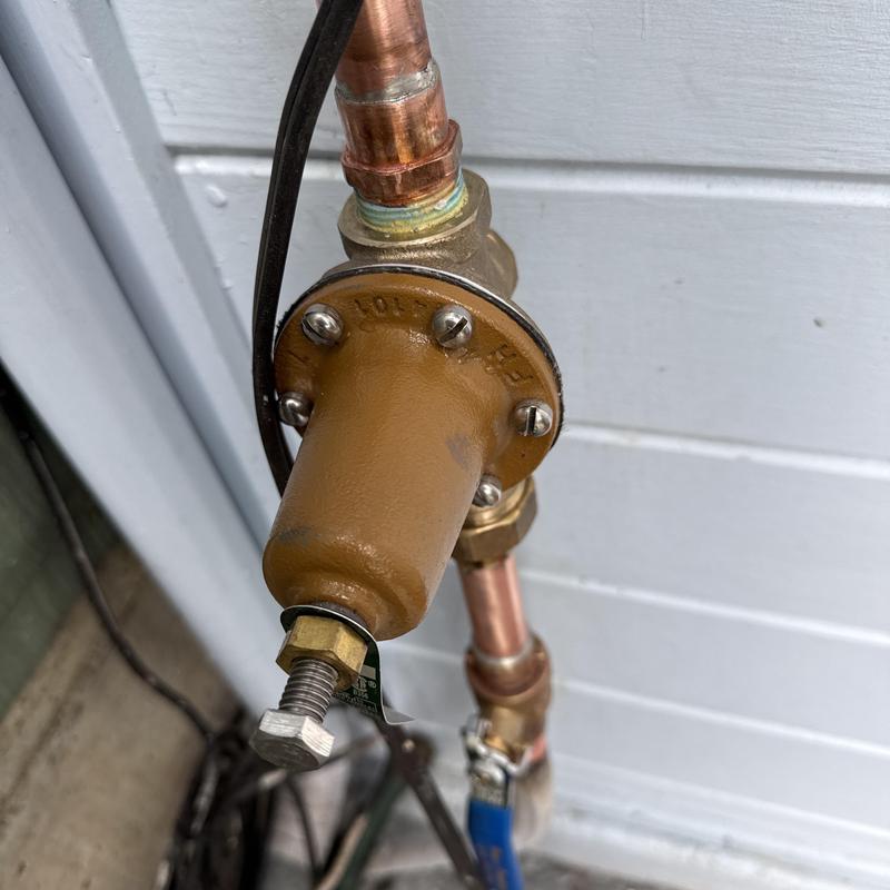 Pressure reducing valve with copper piping installation