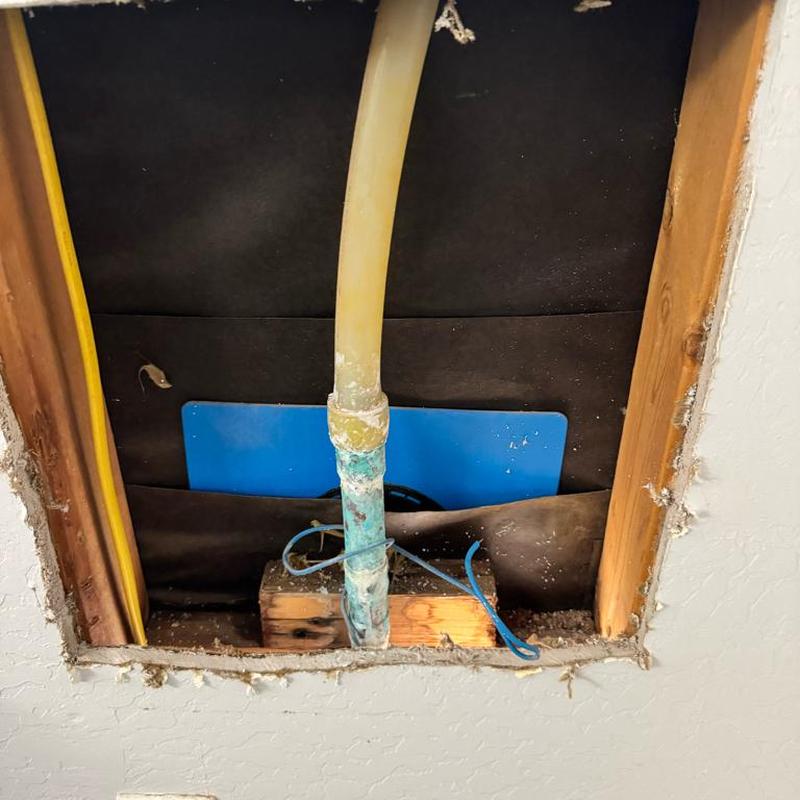 Copper to PEX water main connection with corrosion buildup