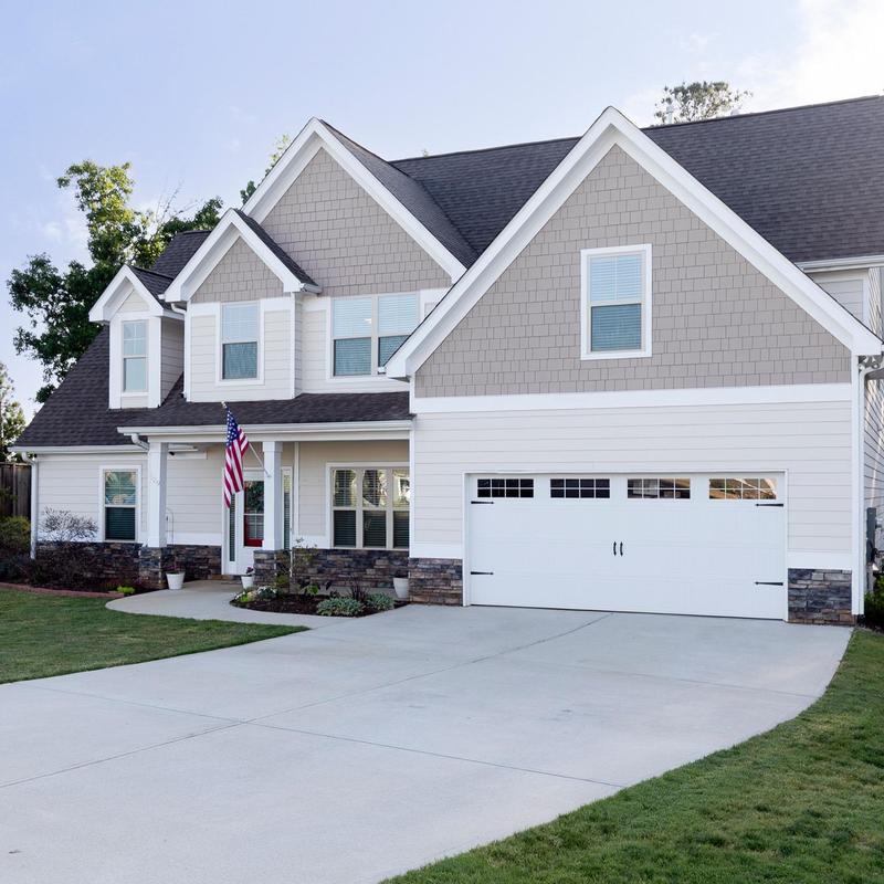 Asphalt shingle roof on suburban home in Woodstock GA