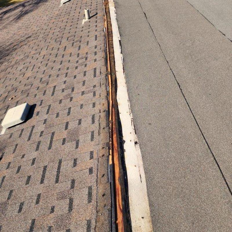 Modified Bitumen roof edge with wood decking exposed
