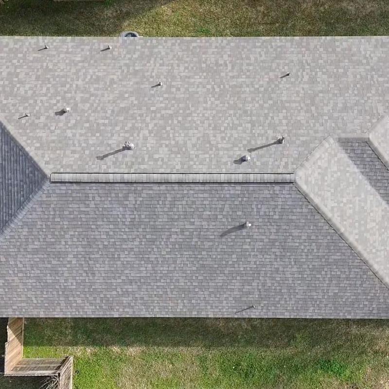 Owens Corning Oakridge shingle roof in driftwood