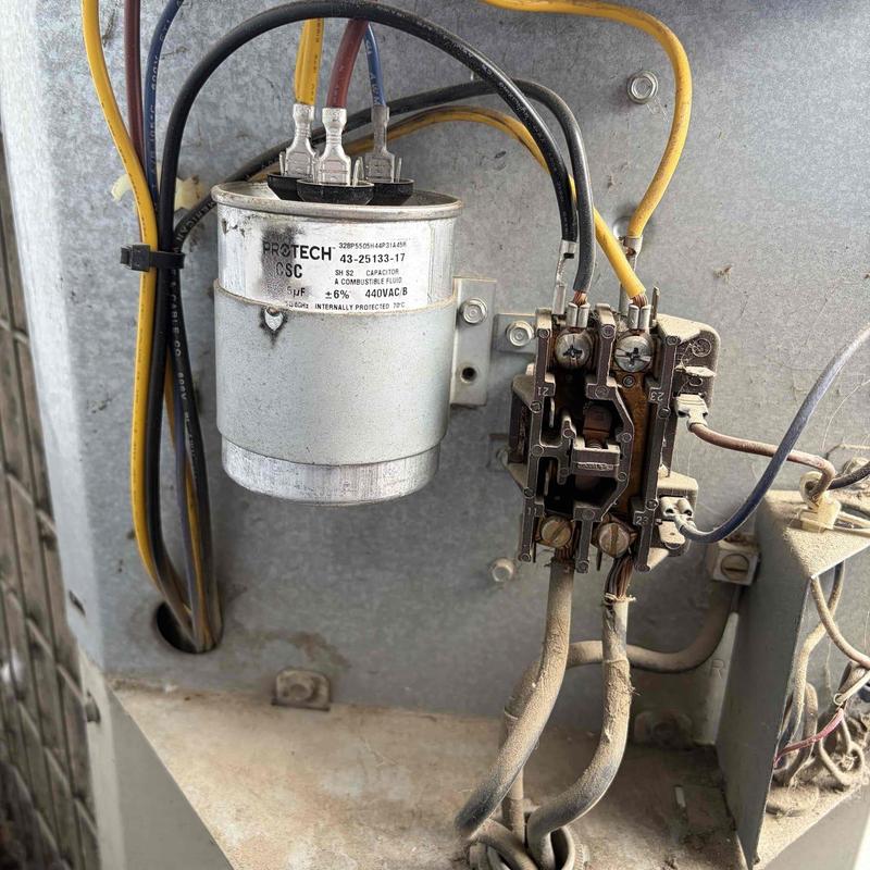 AC blower motor run capacitor and contactor switch