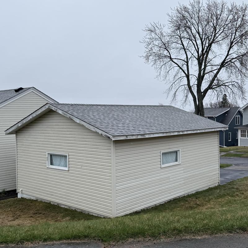 Garage roof with Cobblestone Grey shingles installed