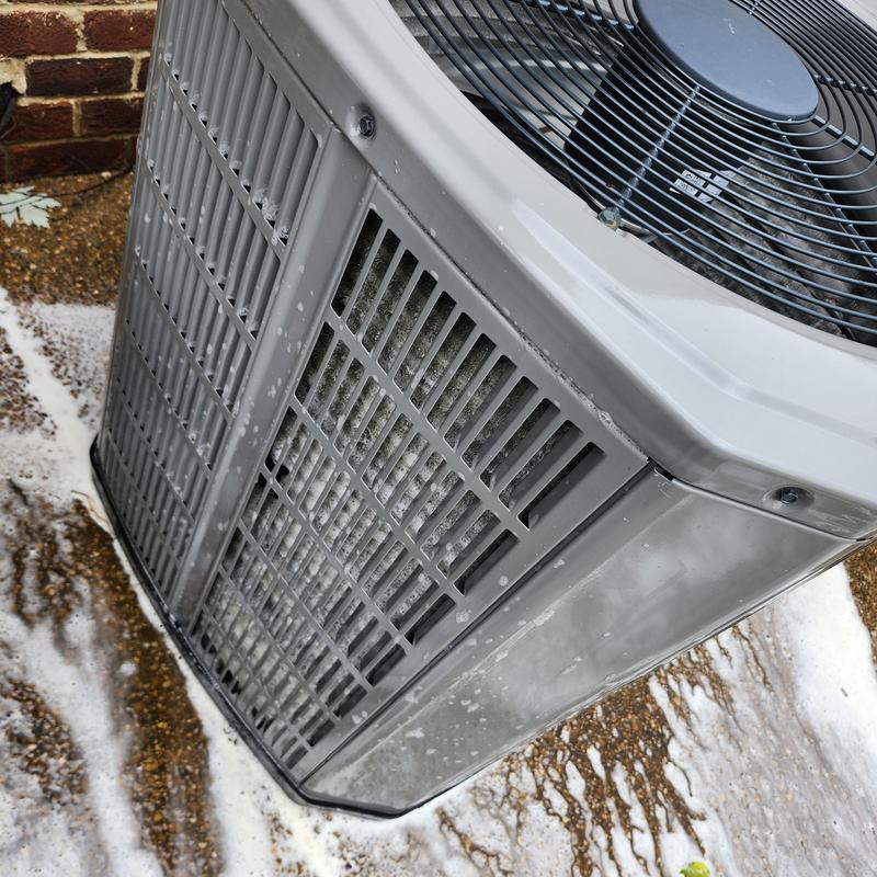 Split gas unit exterior coil cleaning with foam Split gas unit exterior coil cleaning with foam