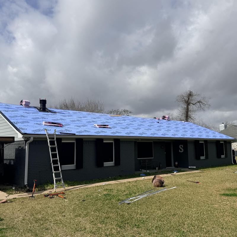 Roof underlayment installation with Owens Corning bundles