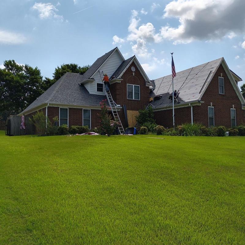 Owens Corning Oakridge asphalt roof installation