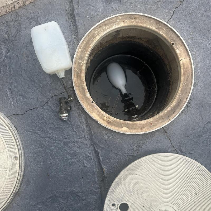 Swimming pool fuel valve replacement with valve removed Swimming pool fuel valve replacement with valve removed