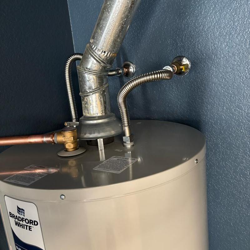 Bradford White 50-gal water heater with flex lines