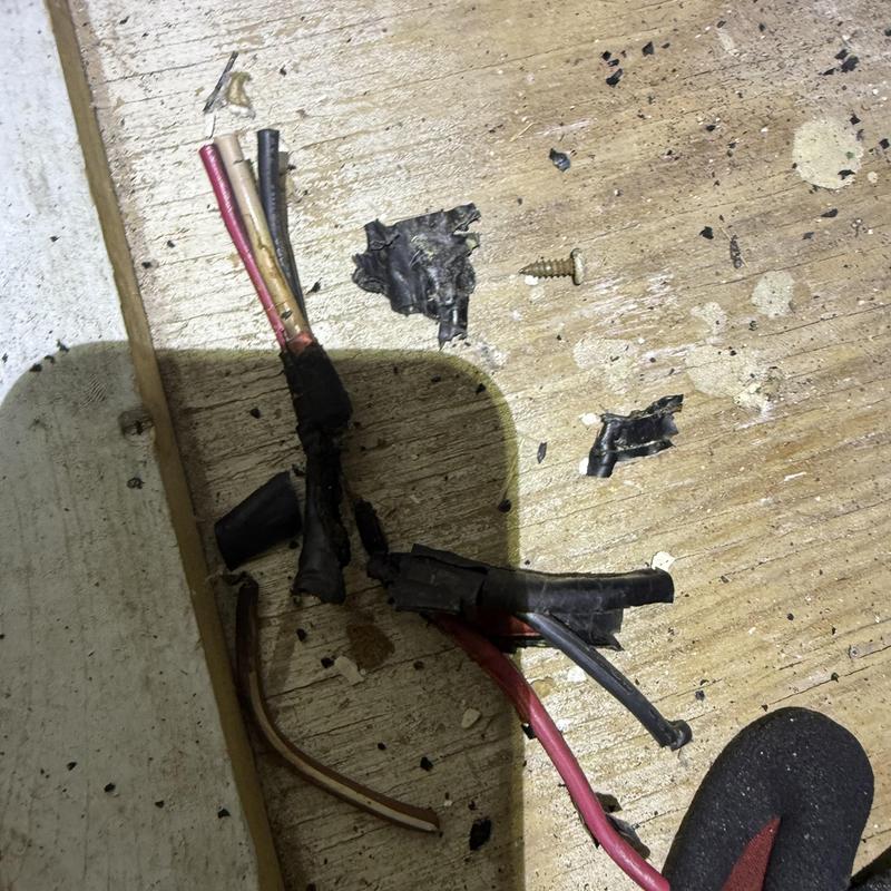 Blower motor wiring with burnt and damaged insulation Blower motor wiring with burnt and damaged insulation