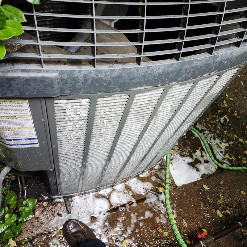 Air conditioner coil cleaning with foam cleaning agent Air conditioner coil cleaning with foam cleaning agent