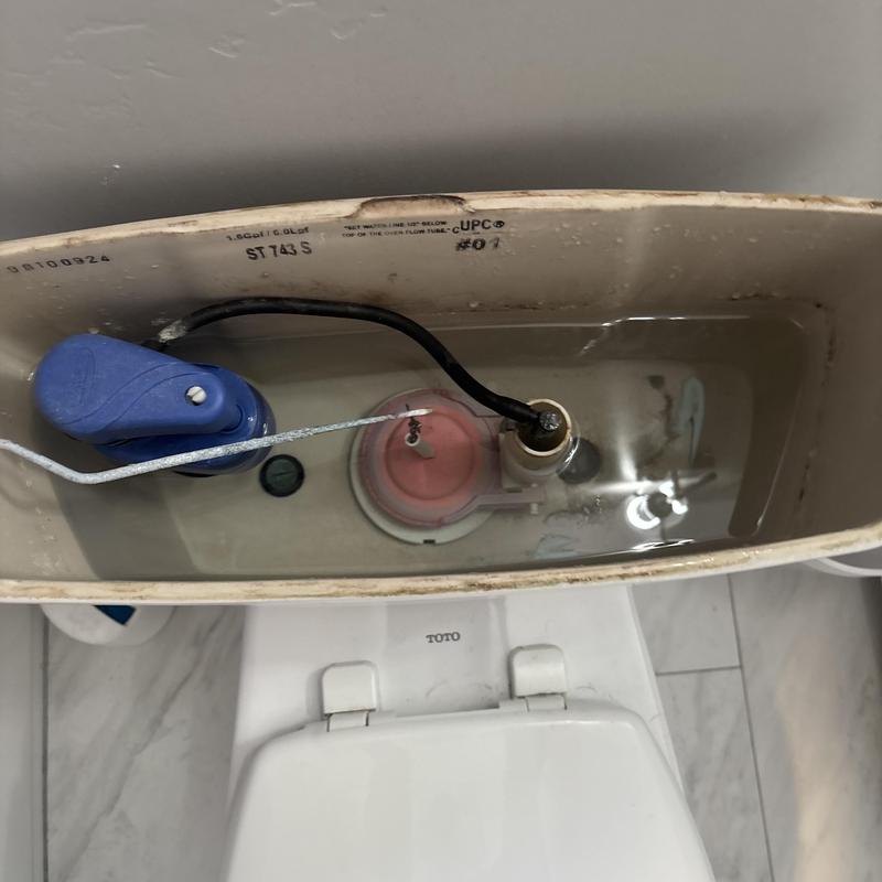 Toto Drake toilet tank with flush valve assembly Toto Drake toilet tank with flush valve assembly