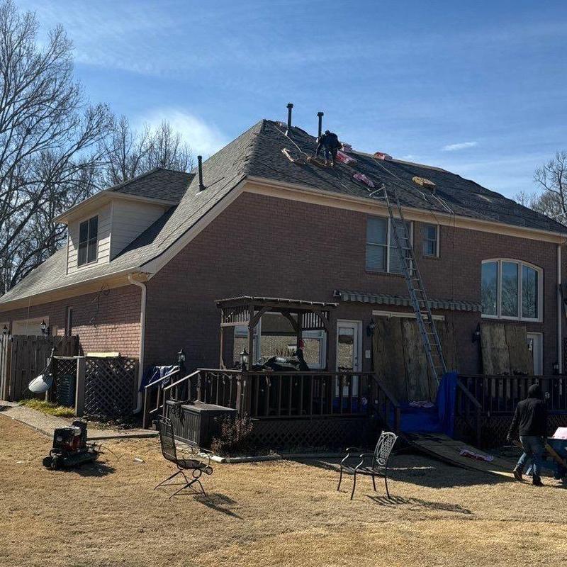 Owens Corning Oakridge roof installation on brick home Owens Corning Oakridge roof installation on brick home