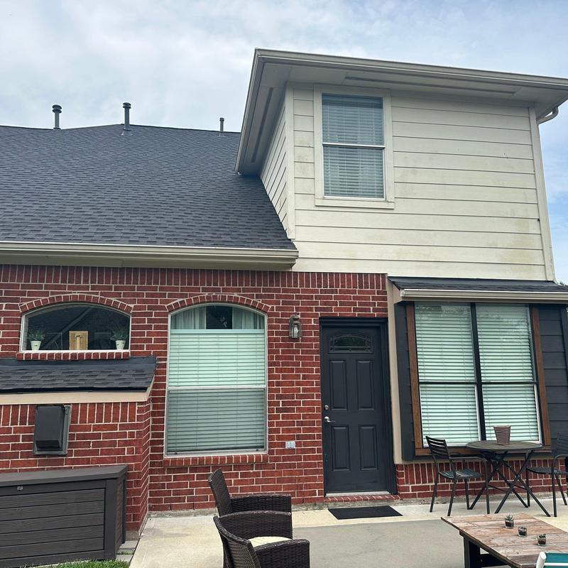 GAF HDZ Timberline Charcoal roof with painted exterior walls