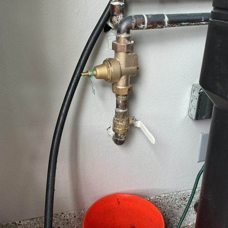 1-inch pressure regulator with copper plumbing installation