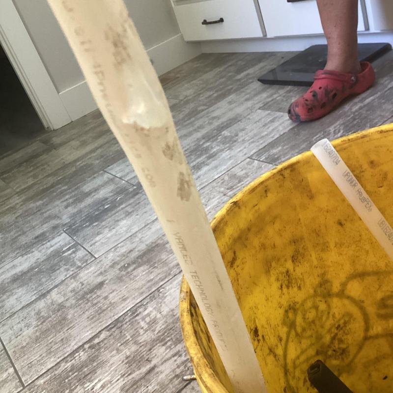 Soaker tub hot water line with hole and leak