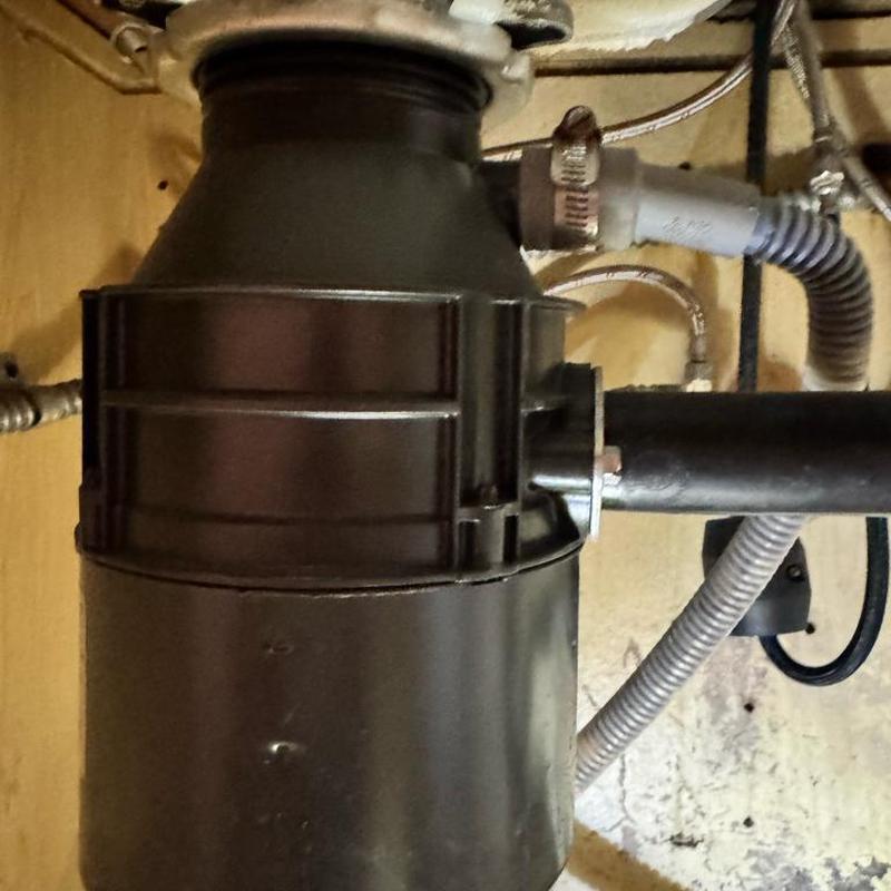 Insinkerator disposal with new drain mount installed
