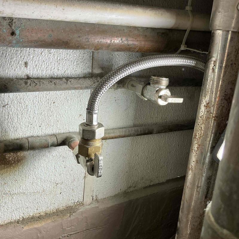14-turn angle stop valve with braided supply line