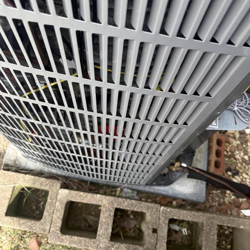 Train model 25 outdoor HVAC unit with clean casing Train model 25 outdoor HVAC unit with clean casing