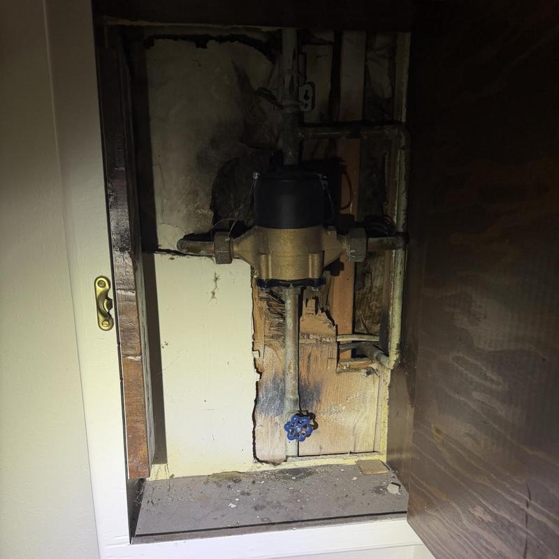 Water meter with ball valve shutoff installation