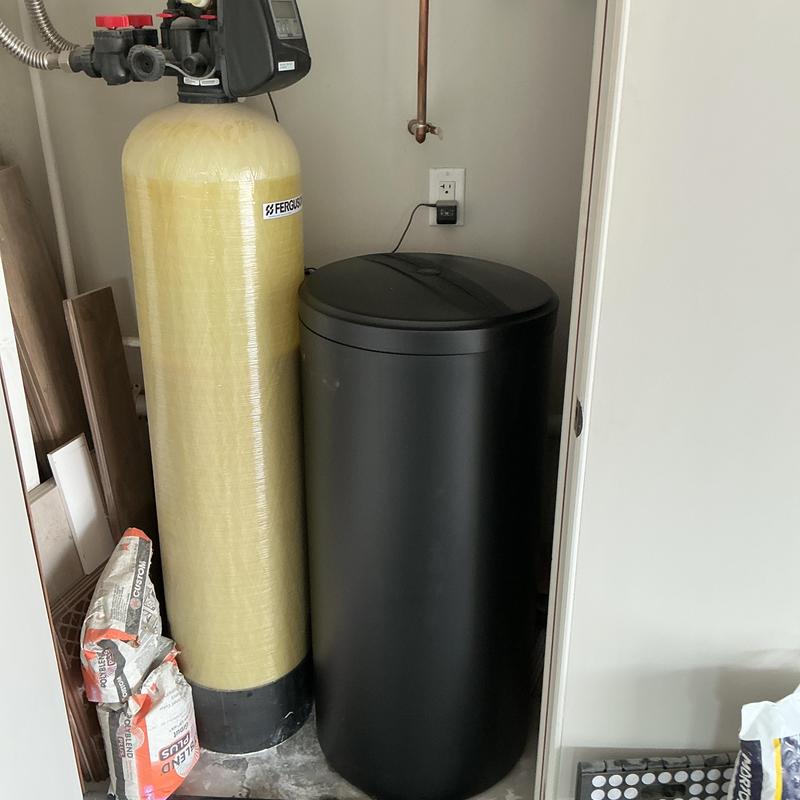 Brine tank and soft water system components Brine tank and soft water system components