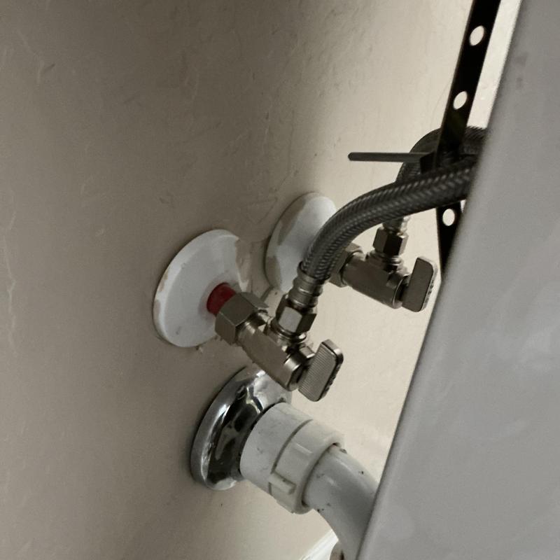 Quarter turn angle stop valves with braided supply lines Quarter turn angle stop valves with braided supply lines