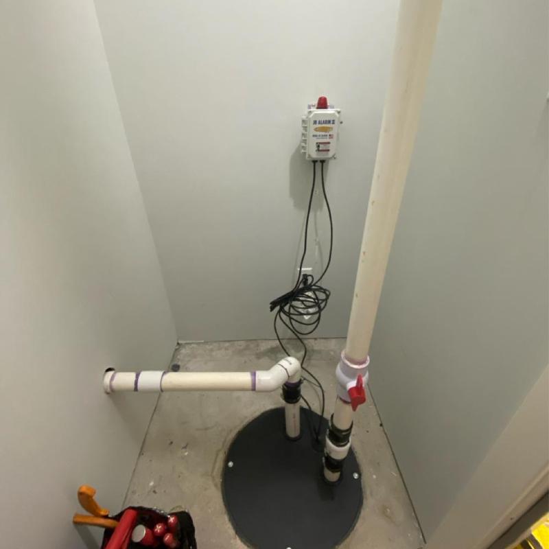 Sewage grinder pump with backup float alarm installation Sewage grinder pump with backup float alarm installation