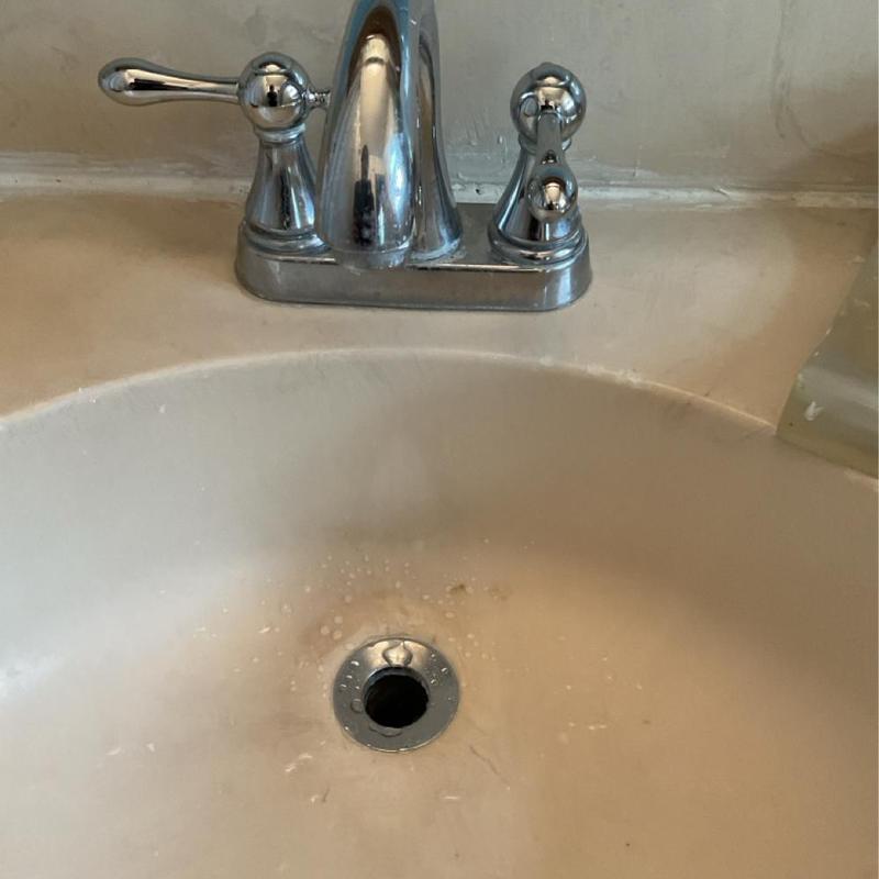 Bathroom sink faucet with chrome finish and drain Bathroom sink faucet with chrome finish and drain