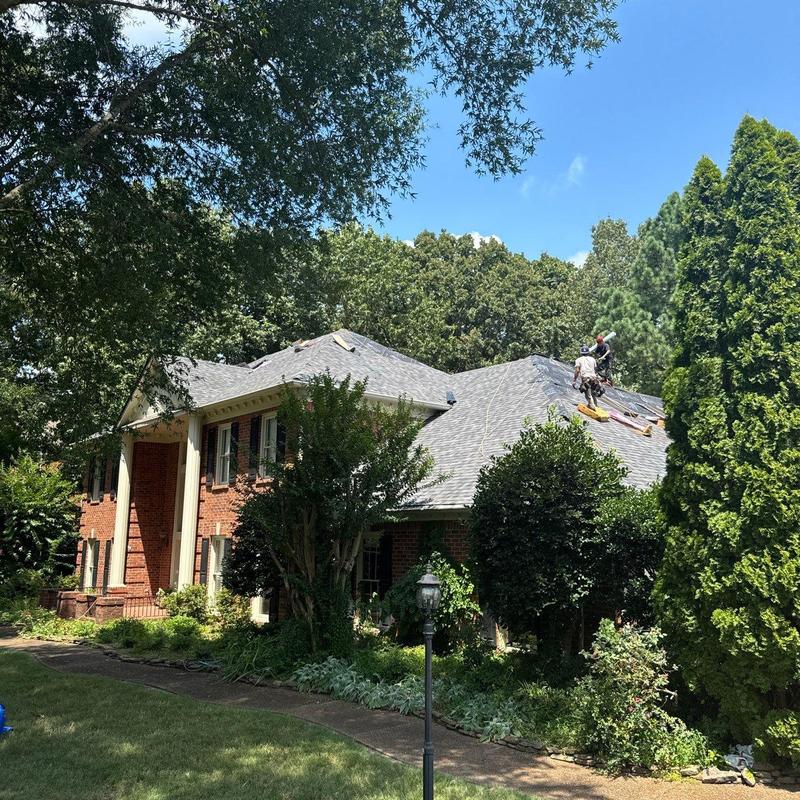 Owens Corning Oakridge asphalt roof installation in TN