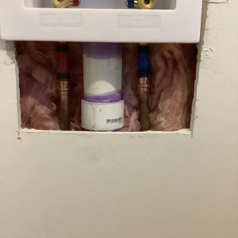 Recessed washing machine outlet box with shut-off valves Recessed washing machine outlet box with shut-off valves