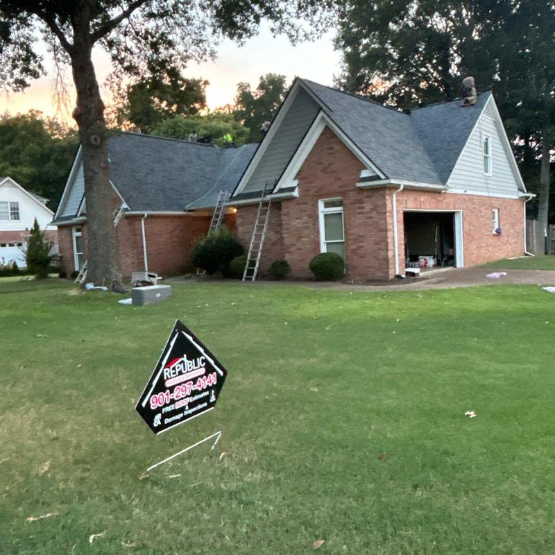 Owens Corning Oakridge asphalt roof installation