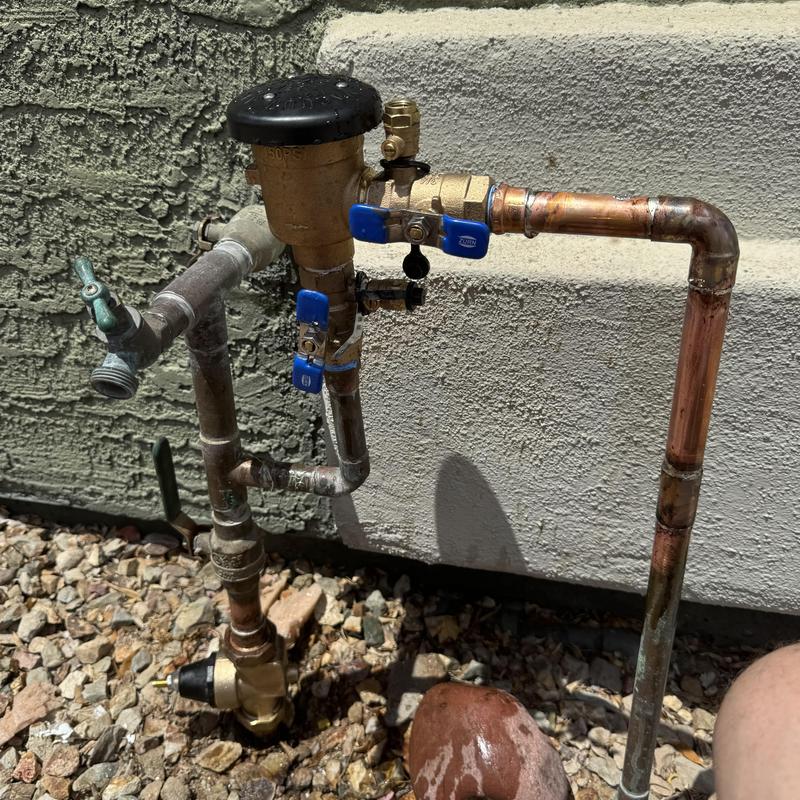 Pressure reducing valve and vacuum breaker assembly outdoors Pressure reducing valve and vacuum breaker assembly outdoors