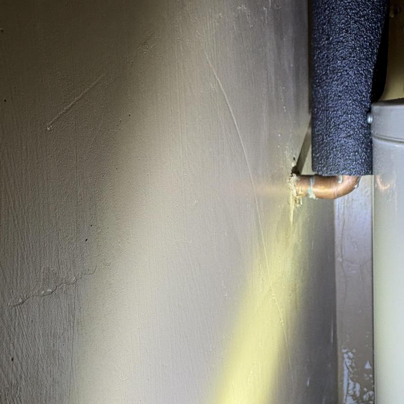 Electric tankless water heater copper pipe connection Electric tankless water heater copper pipe connection