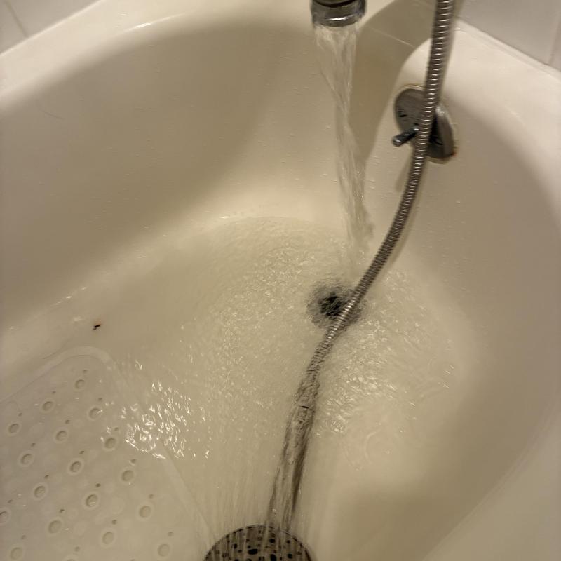 Showertub diverter valve flushing water into tub drain Showertub diverter valve flushing water into tub drain